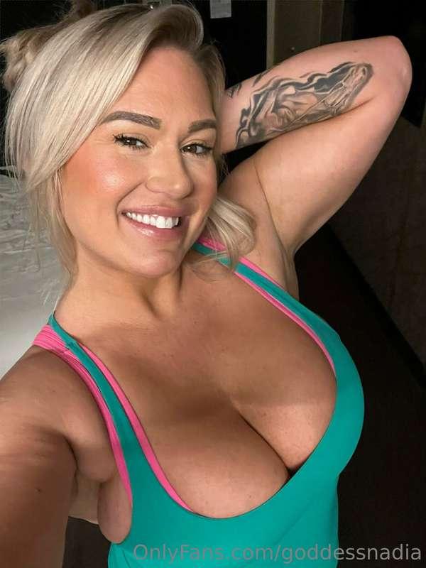 Drop me a message and I’ll make you regret scrolling away😋