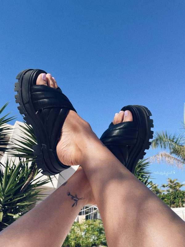 How is your day going today? I am dreaming of summer, walkin..