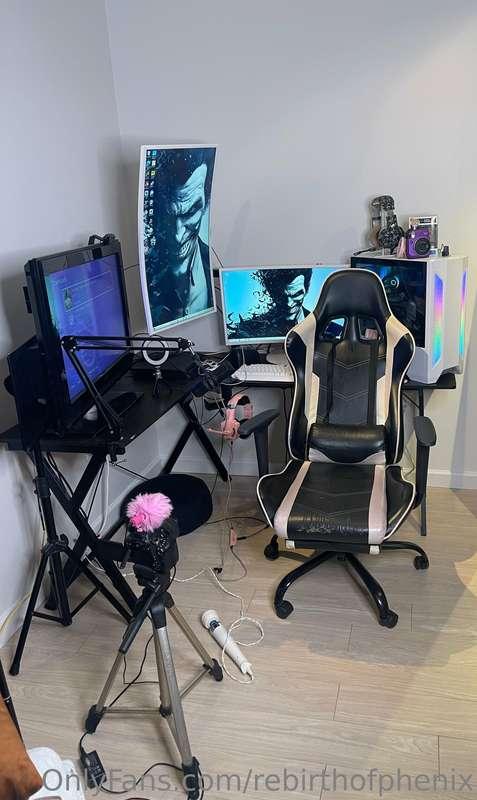 hehe.. new video cumming. xoxo. I love being your fav gamer ..