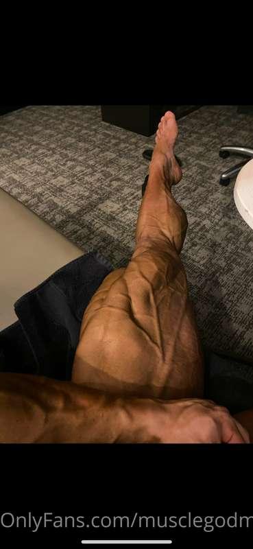Gotta love when that skin is shrink wrapped tight! 🎟🔥💪🏻