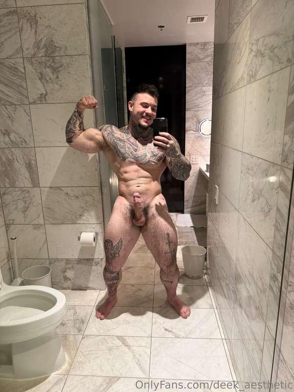 Daddy’s on vacation 😈🥩 so the dick and that ass are OUT BABE..