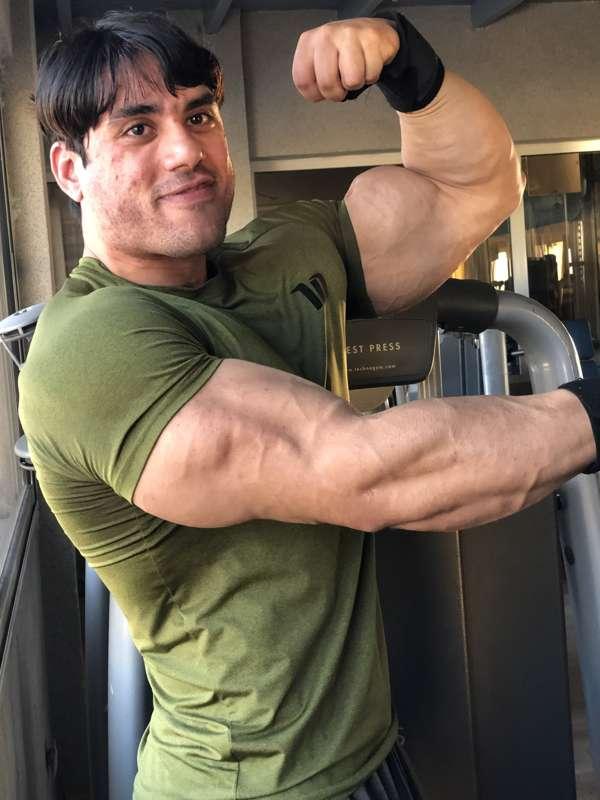 5 february 2020 arms flexing!!  

i have no stable job but t..