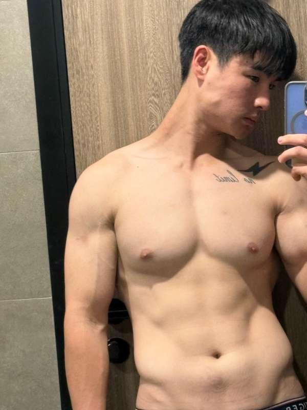 bustybrucelee image #0