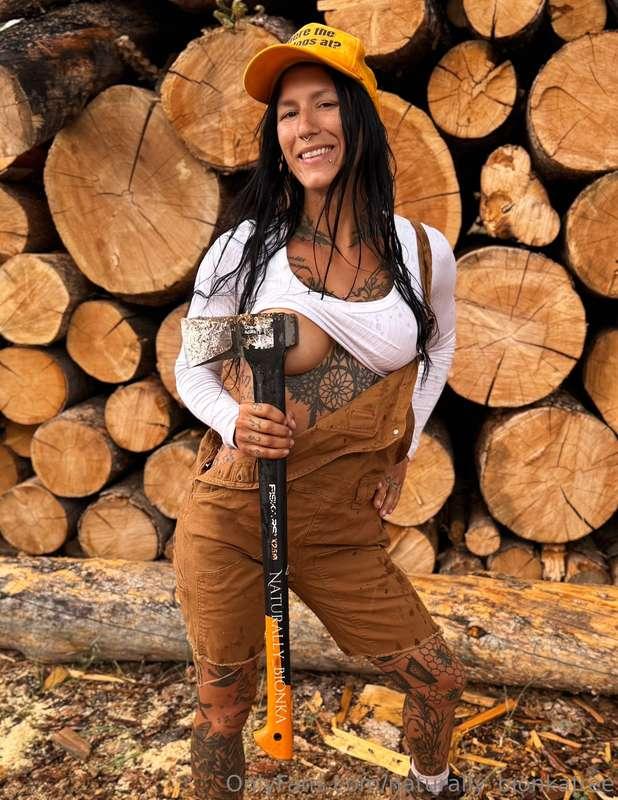 Happy titty Tuesday!! 💋💋