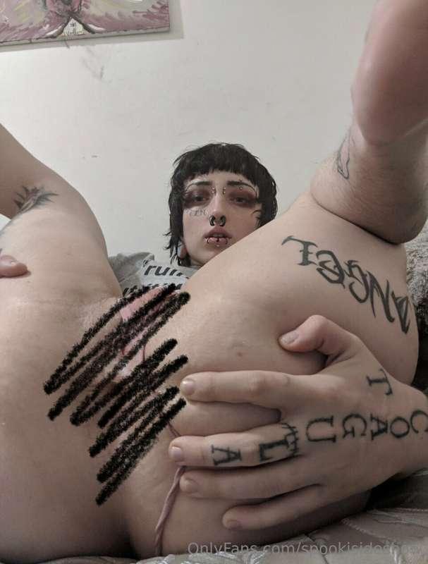 Basically a compilation of the greatest booty n pussy spread..