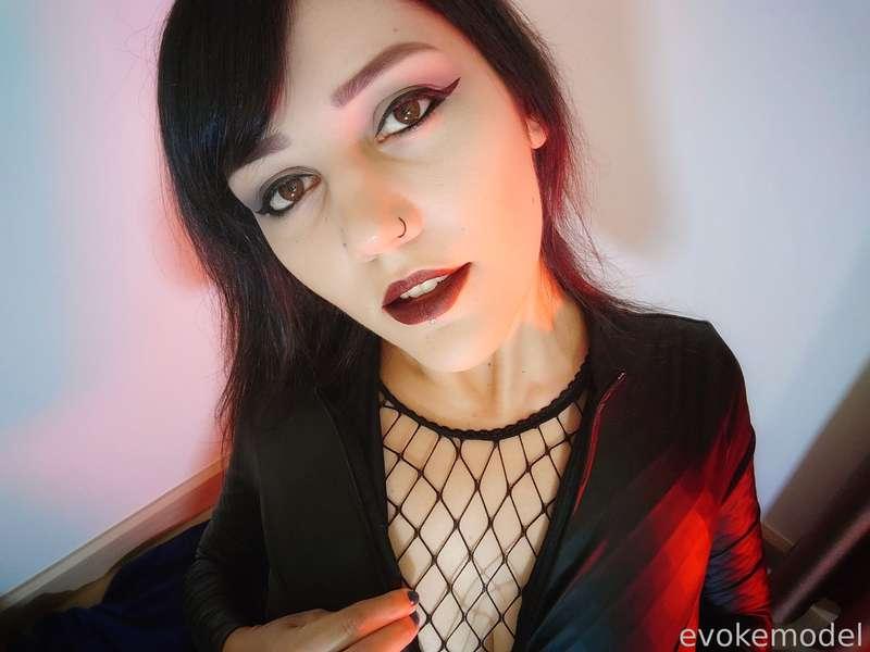 Too slow. You couldn't even get the rope untangled before I pounced on you. All it took was for me to sit in your lap, unzip my leathers a bit and handcuff you to the chair. Here are the rules of our little game:

"I'm going to tease you just a little. Slowly at first. If I see you or feel you throb, you get spanked. If you look away from me, you get spanked. If you lick your lips, or smile, you get spanked.
But if you demonstrate patience and self-control, you can freely lick and suck on my titties at the end and I'll tug on your slippery rod until your satisfied." 😩👠
-
#tease #MistressEve #cocktease #slowstrip #striptease #patience #softcore #denial #fantasy #roleplay #fishnets #leather 