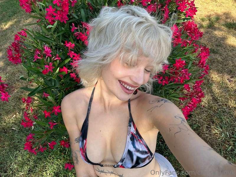 Does this lipstick look good on me?🙈💋💋✨
