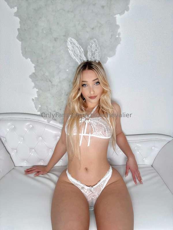 chloechevalier image #0