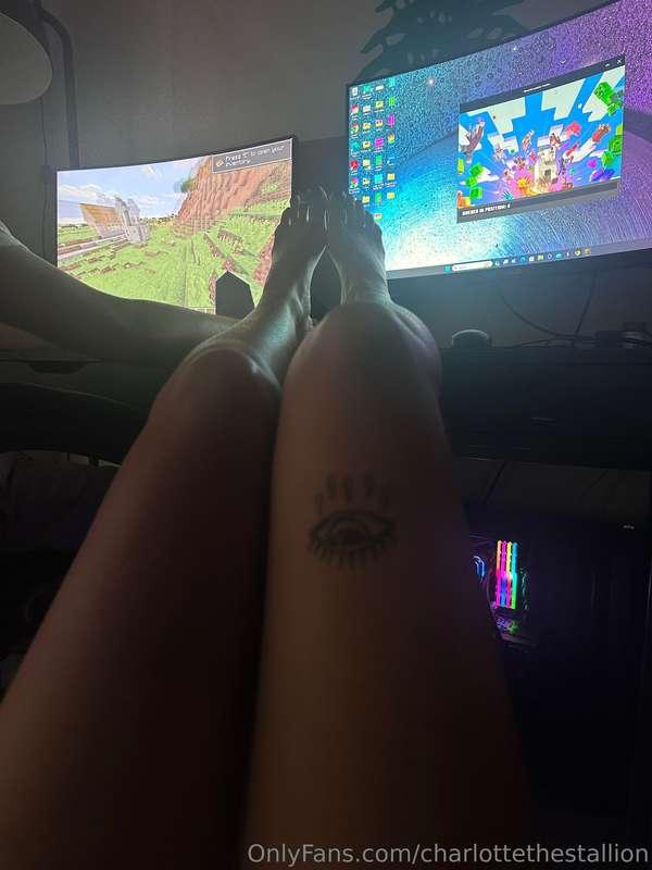 Brb gonna learn how to play Minecraft