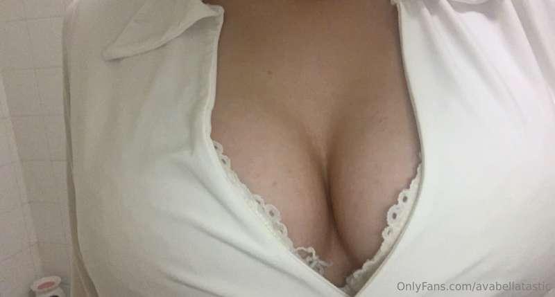 Want to see more babe? Message me 😘