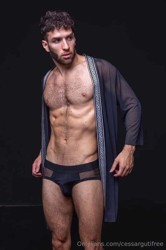 He is @leandrobravoOKLIMITED OFFER 🔥He´s sending a new free ..