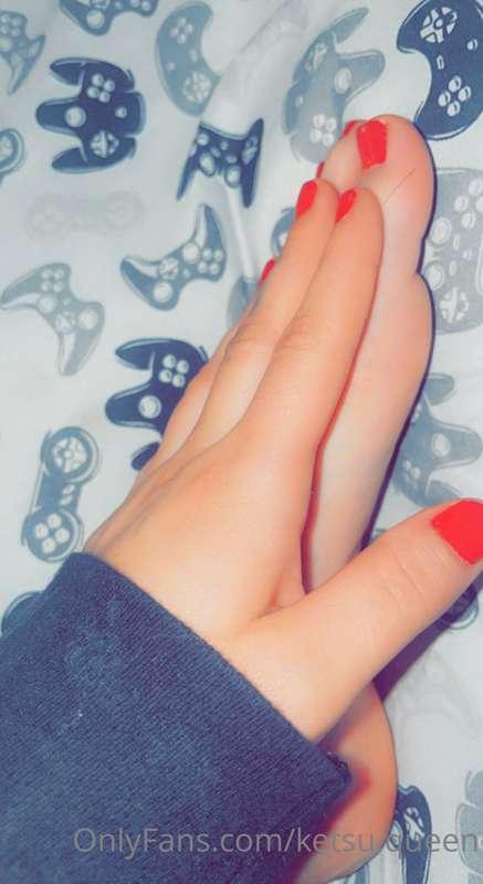 Getting approved for a feet finder account!! Will be availab..