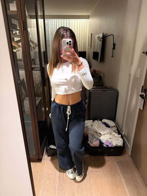 Who’s awake ? And horny💦💦💦