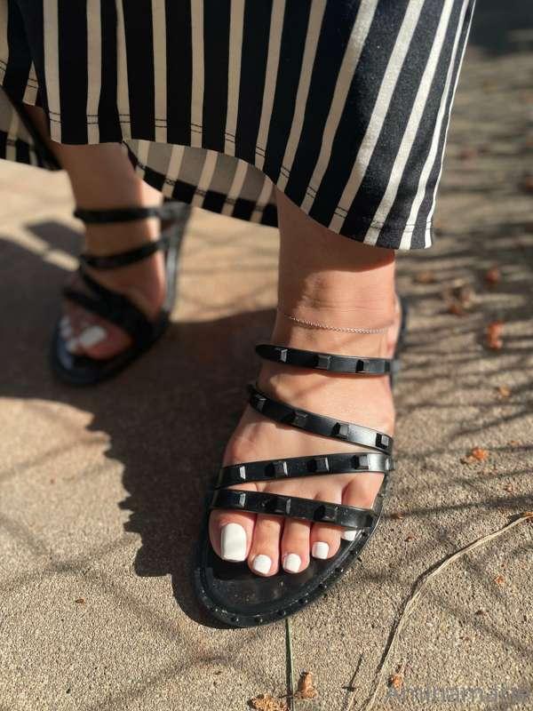 Cute but I can tell they’ll give me a blister on these big t..