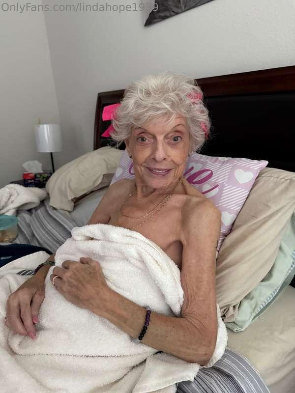 Admit it, I’m your favourite distraction 😉