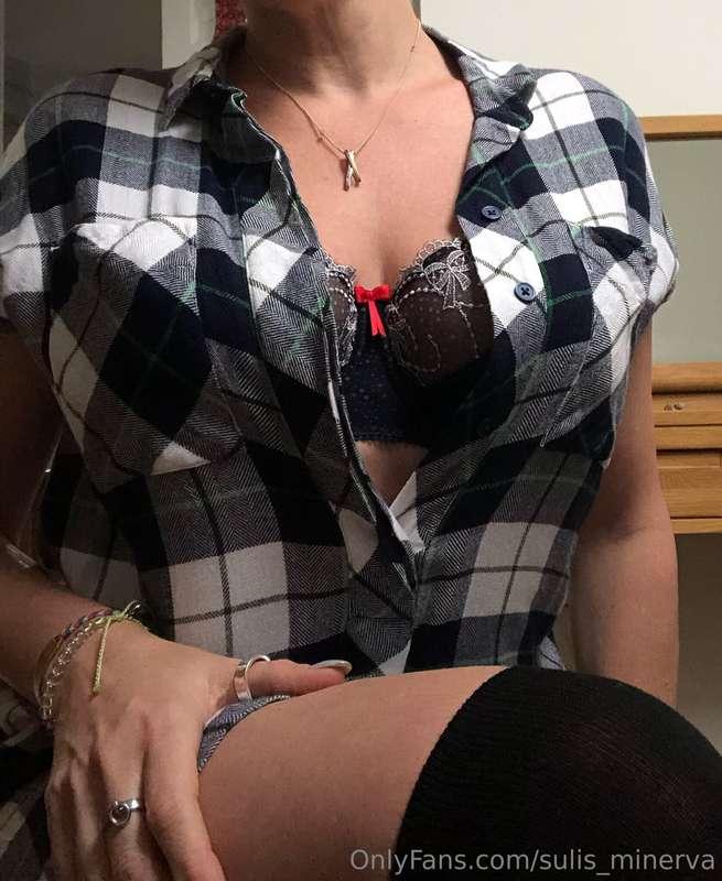 Old pic. Tartan. 