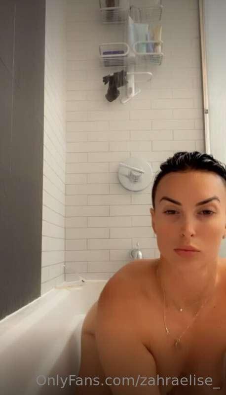 I'm ready to get wetter. Let's chat and cum.