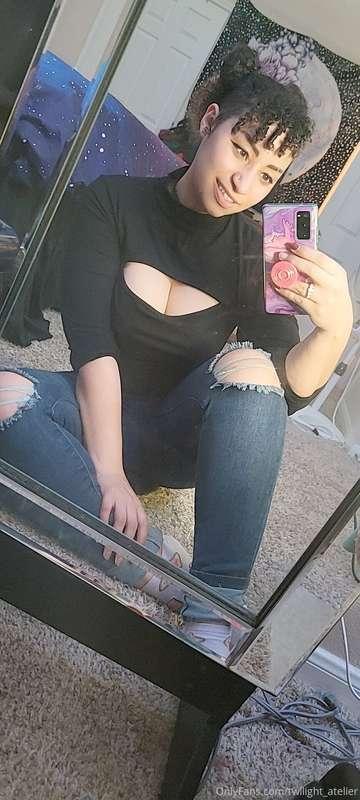 New top! 💕🍒💕 What comfy clothes do you like wearing this tim..