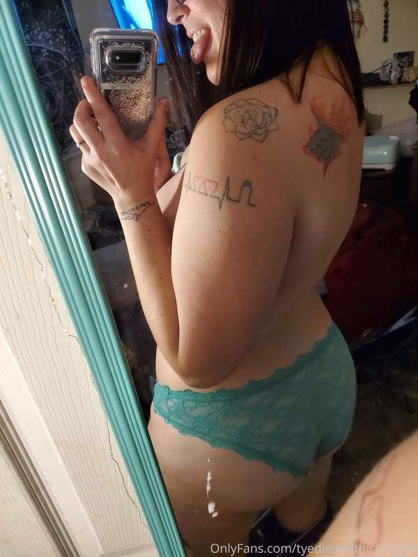 tiedyeandthickthighs image #3