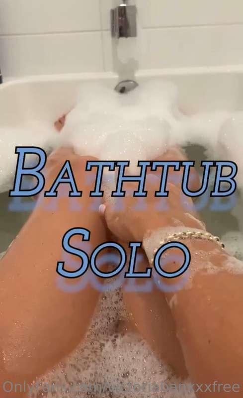 ***Bathtub Solo***

You know I love to be clean, but rubbing..