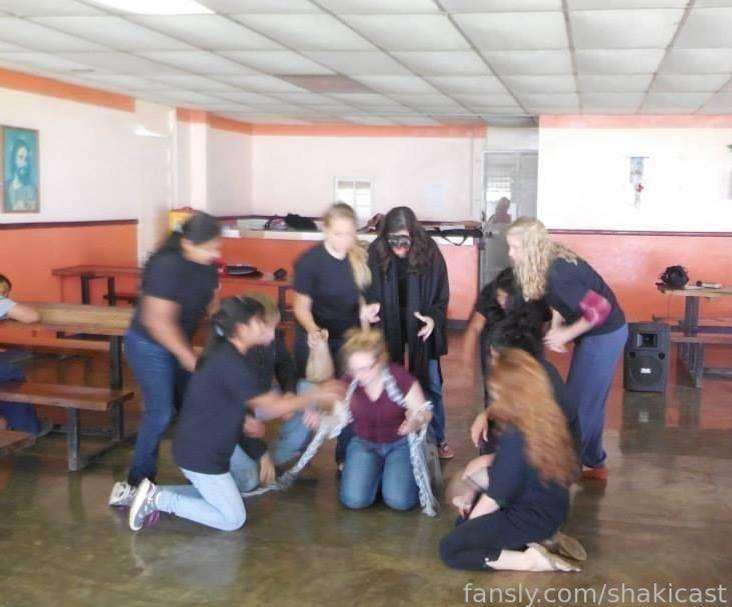 shakicast image #9