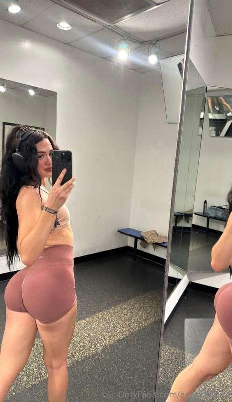 gym time is always a great time 😜