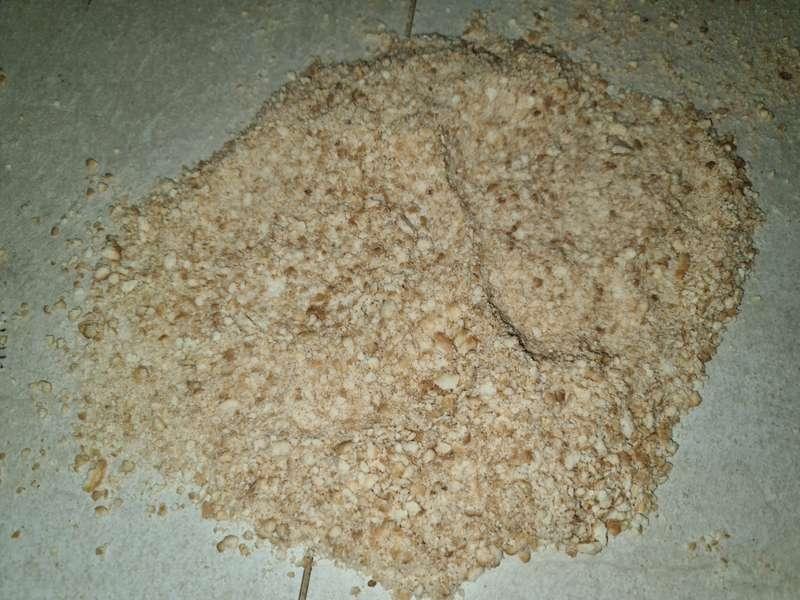 Crushed biscuit