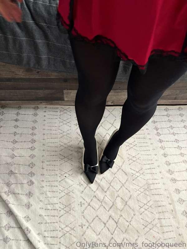 mrs_footjobqueen image #3