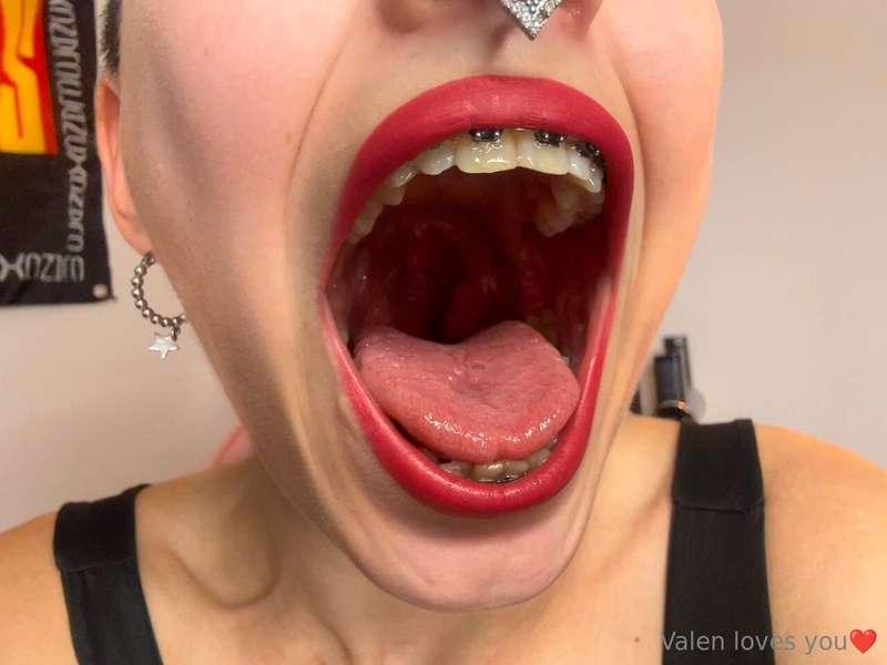 The last thing your dick sees before I suck it deep into my ..