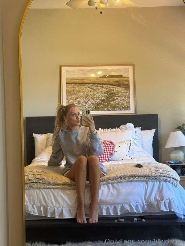 First 5 daddies to tip $20 I will start sexting right now wi..