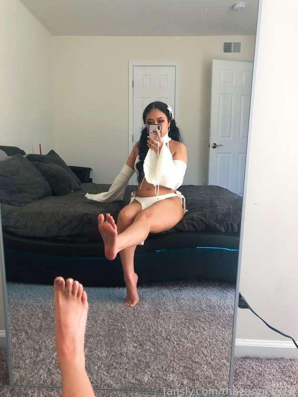 theeangelinex image #4