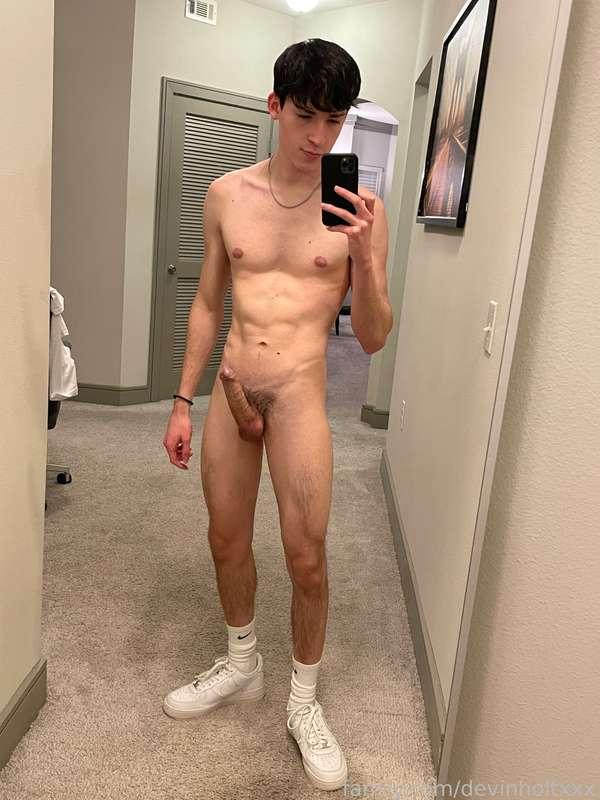 devinholtxxx image #0