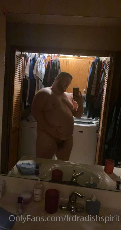 I like blurry nudes bc it makes me feel large and mysterious..