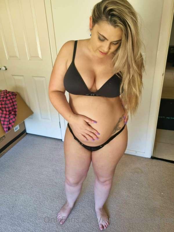 More pics of Dani at 6 mths

These are not Giantess focused ..