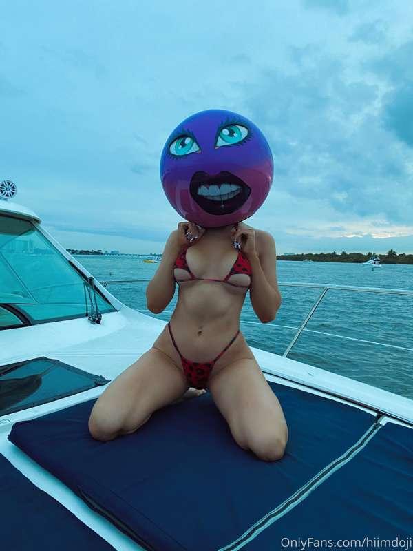 Boats & Boobs 😈