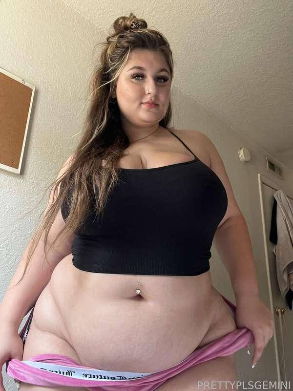 big bellies deserve luv too 🩷

#bigbelly #fat #chubby #tummy