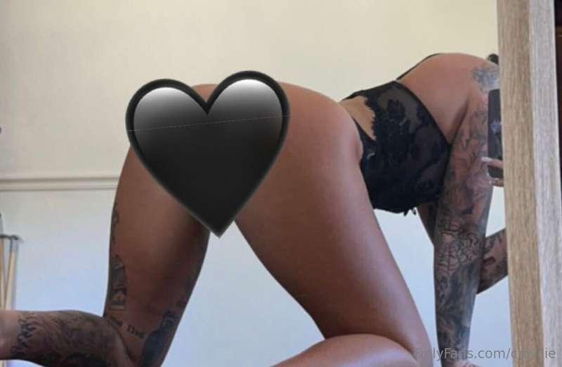 Let me take these emojis off for you in messages 😈🖤 Morning ..