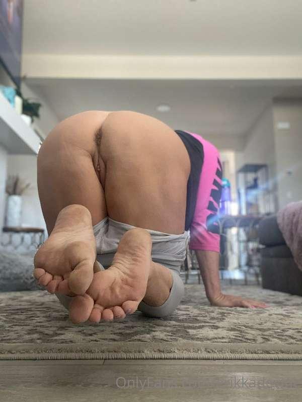 A nice big collection of me bending over for you 😍