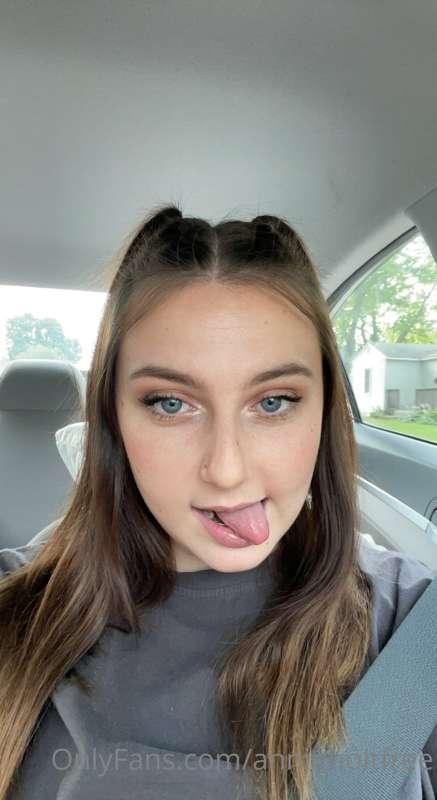 how we feel about this hairstyle?🙈😘