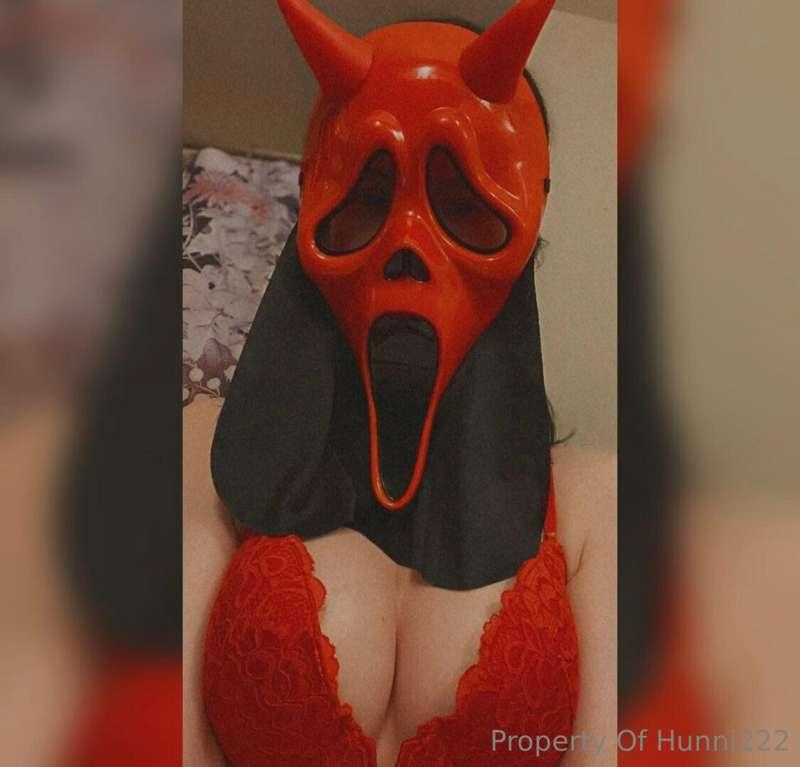 Don’t be shy message me for customs😈👅