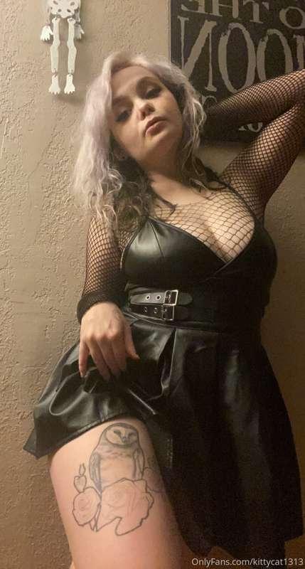 Unlock to lift up my skirt