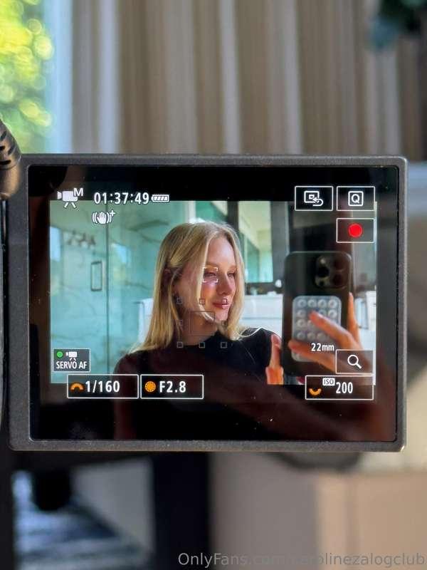 carolinezalogclub image #1