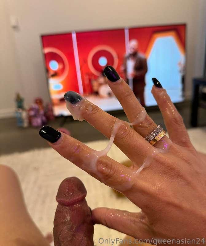 Look how thick my cum is! 💦 message me for the video 😝🤩
