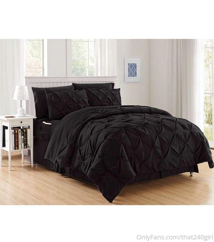 Thoughts on this bed set? 😘