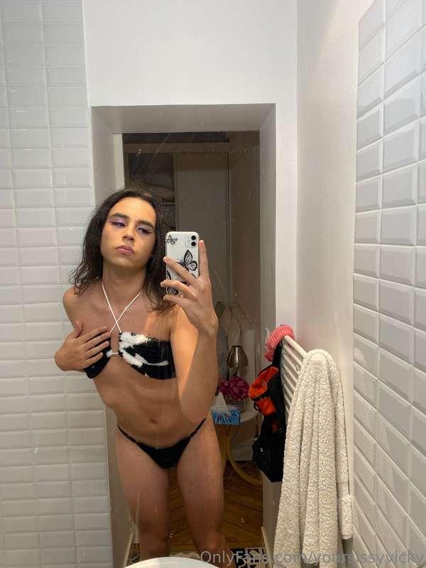yoursissyvicky image #3