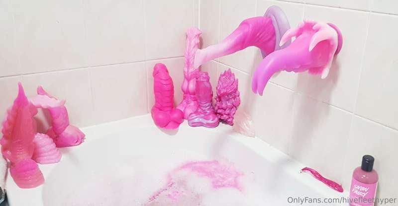 Going all pink toys only for that extra serotonin ~ I love p..