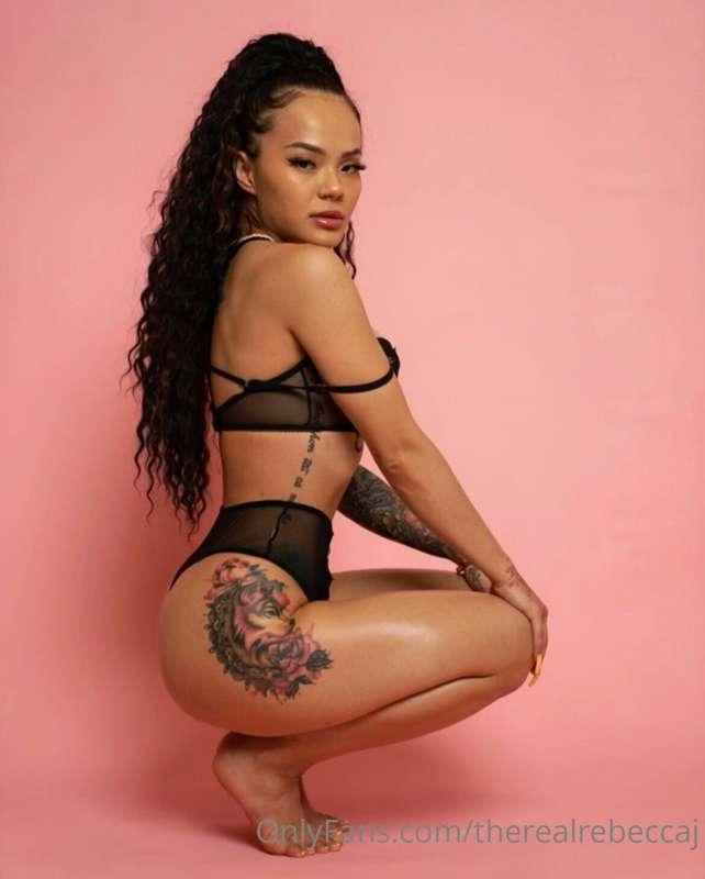 Check out my new bestie @lordlynda. She’s Asian and hot ass ..