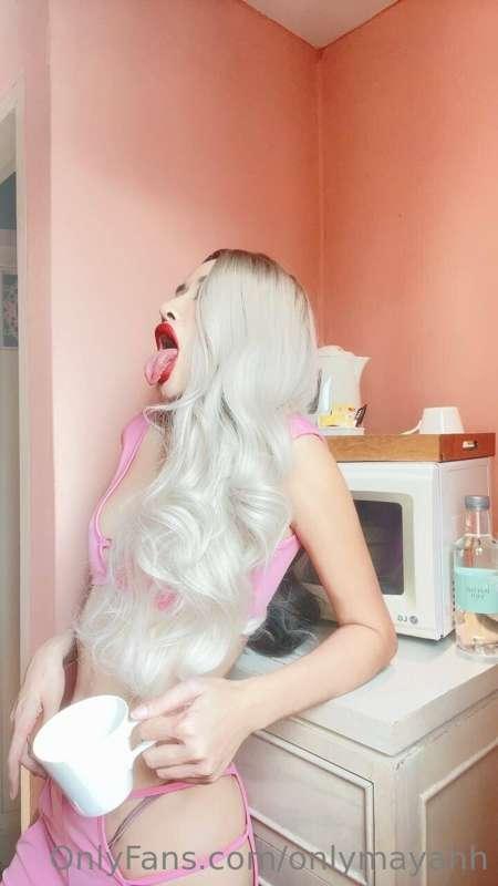 Where should I stick this naughty tongue? 👅
