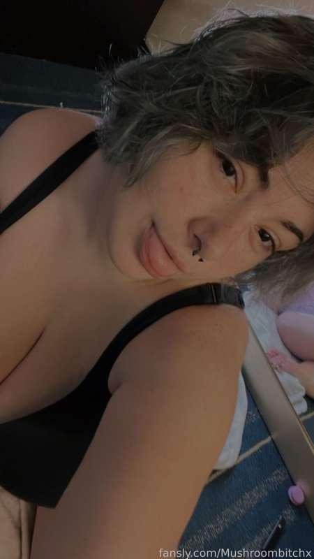 mushroombitchx image #2