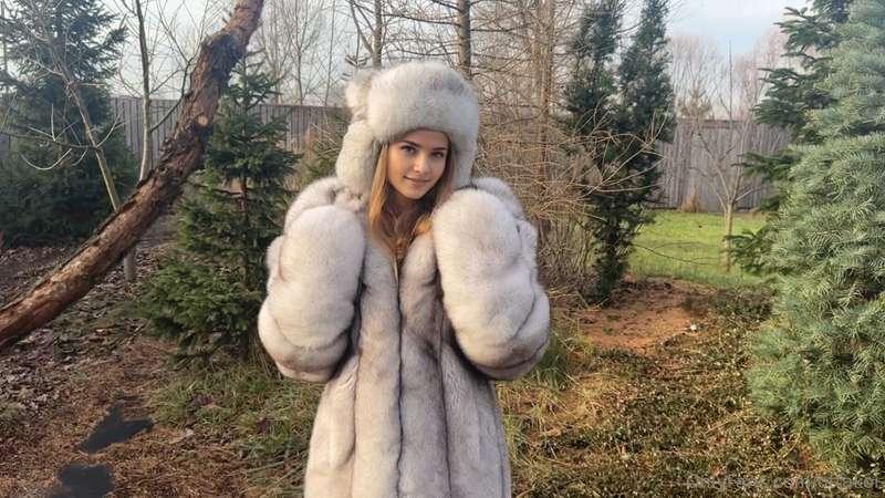 Outdoor fur teasing - the best sex begins 😊